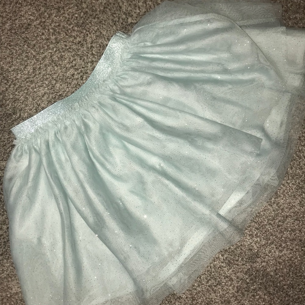 SOLD!Like new sparkly frozen princess skirt H&M 5/6